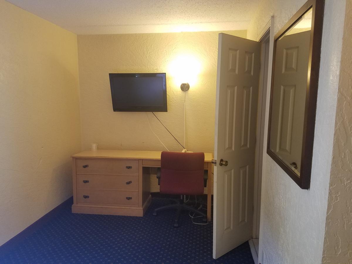 Motel 6 Tallahassee, Fl North Monroe מראה חיצוני תמונה